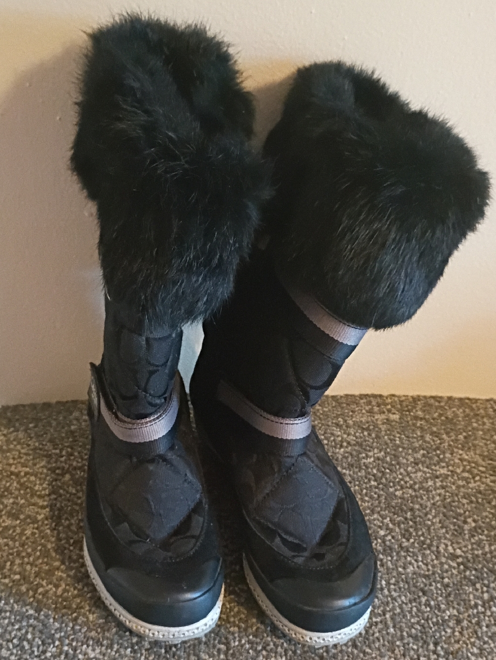 Coach Women’s Black Faux-Fur Winter Boots Size 6